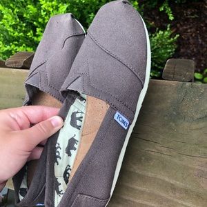 Toms